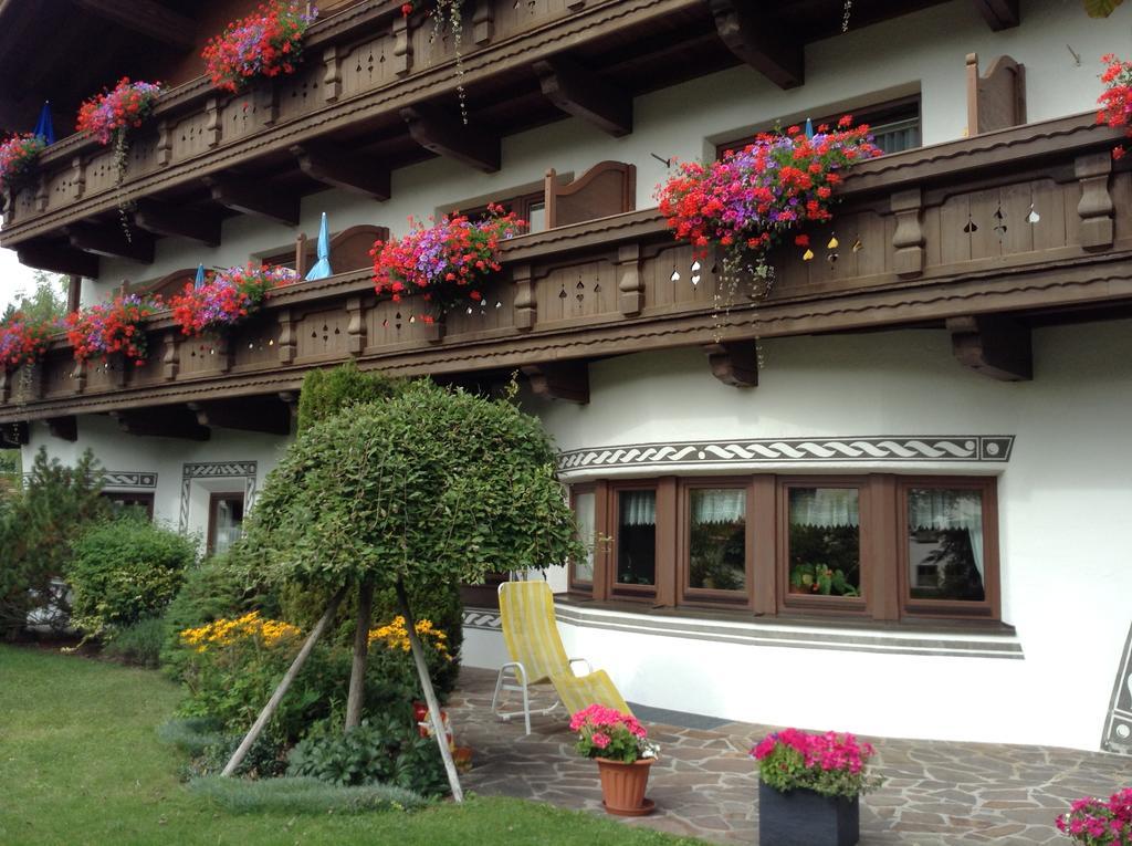 Hotel Garni Almhof Seefeld in Tirol Eksteriør billede